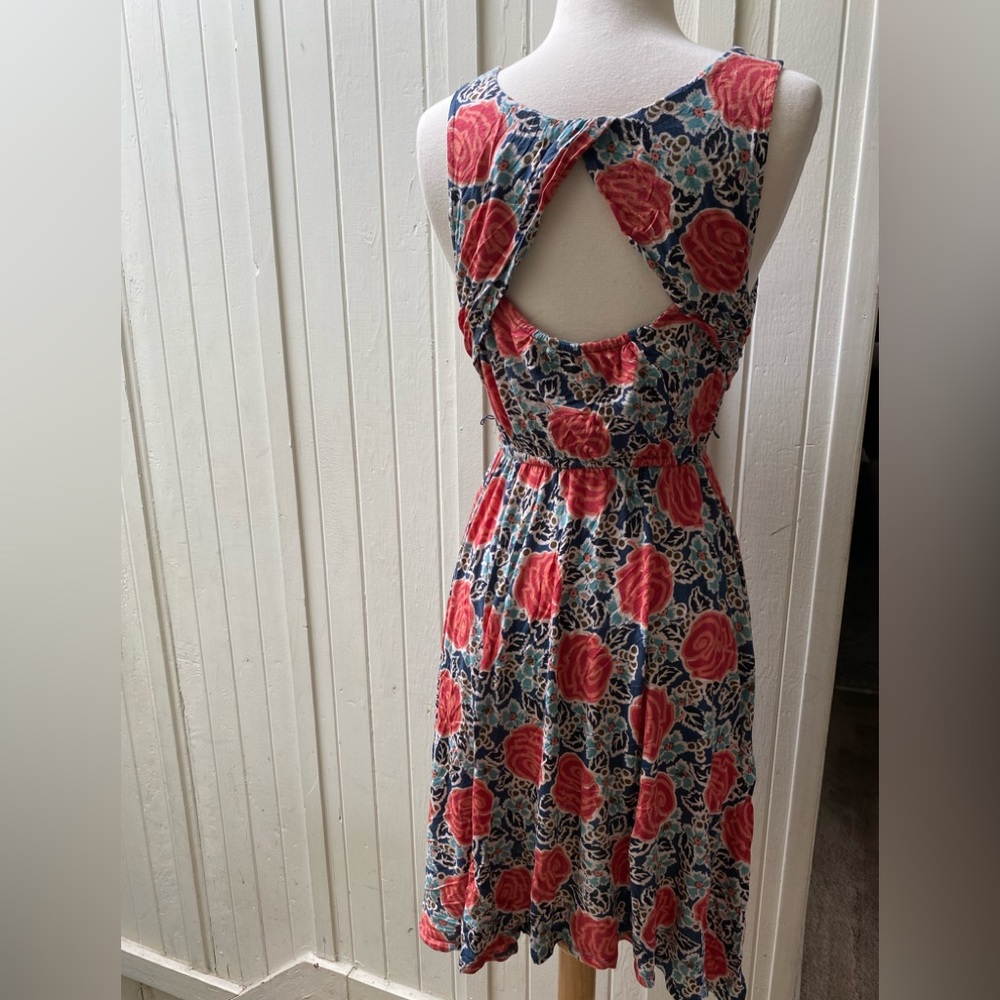 Floral Keyhole Style knot Halter Dress from Anthropologie - Picture 3 of 5